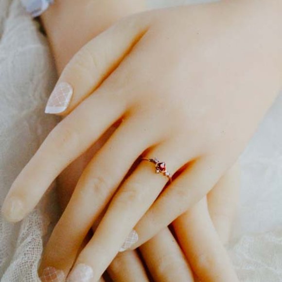 Minimalist Minimal Ring Queen of Hearts Rose Gold Vermeil Red Crown Ring for Her - Picture 3 of 3